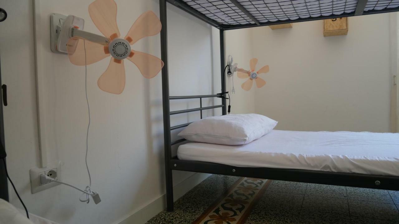 Urban Oasis Hostel *